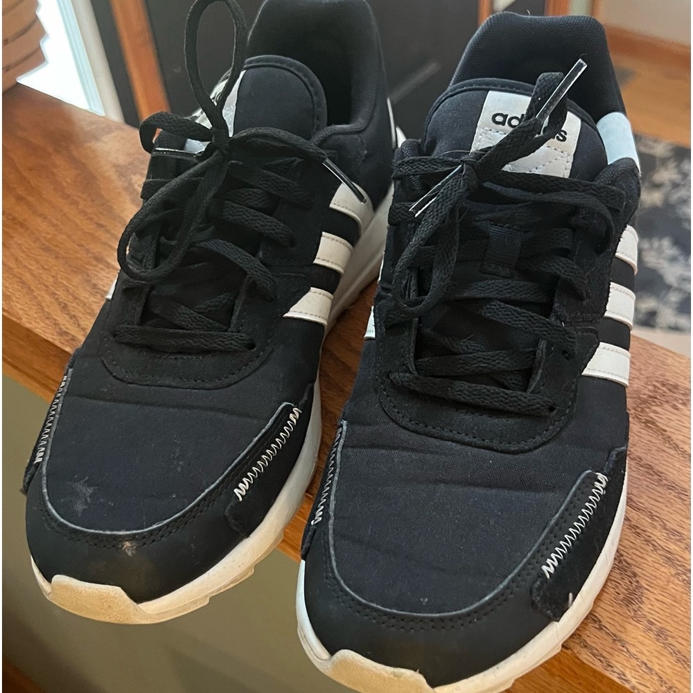 Women’s Adidas retro runner black and white athletic sneakers